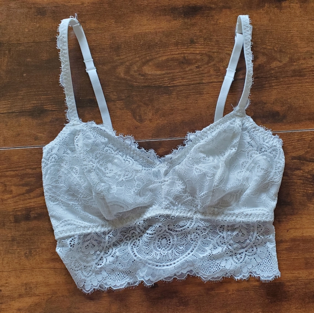 Gilly Hicks curvy lace bralette XS